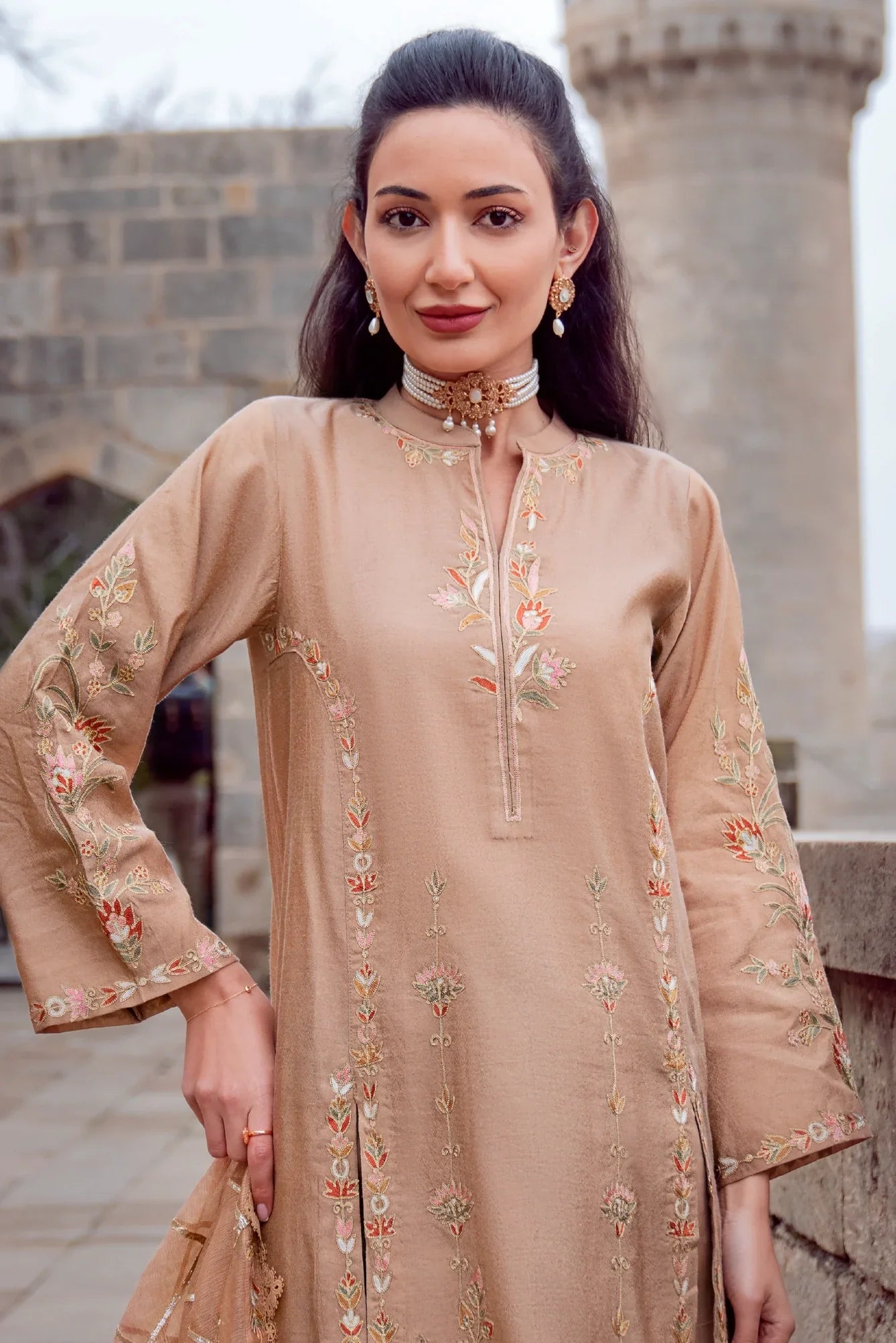 Beige Ruhiya